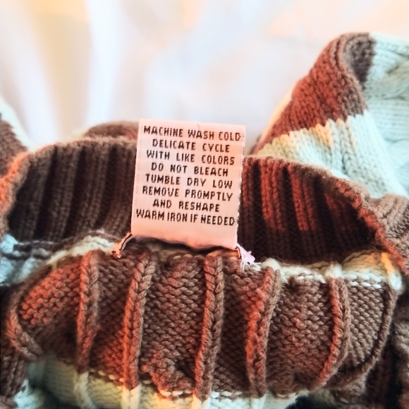 Lipstick Sweater Crop Top Striped - Picture 5 of 5